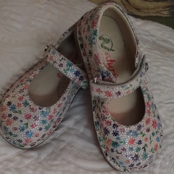 Naturino Multicolor Floral Mary Jane Shoes - Picture 9 of 9